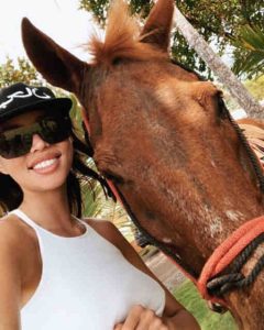 anastasia reshetovanin ayaklarinin buyuklugu sosyal medyada olay oldu 6 1