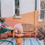 Balkon dekor fikri: kilim ile kosinüs ekleyin