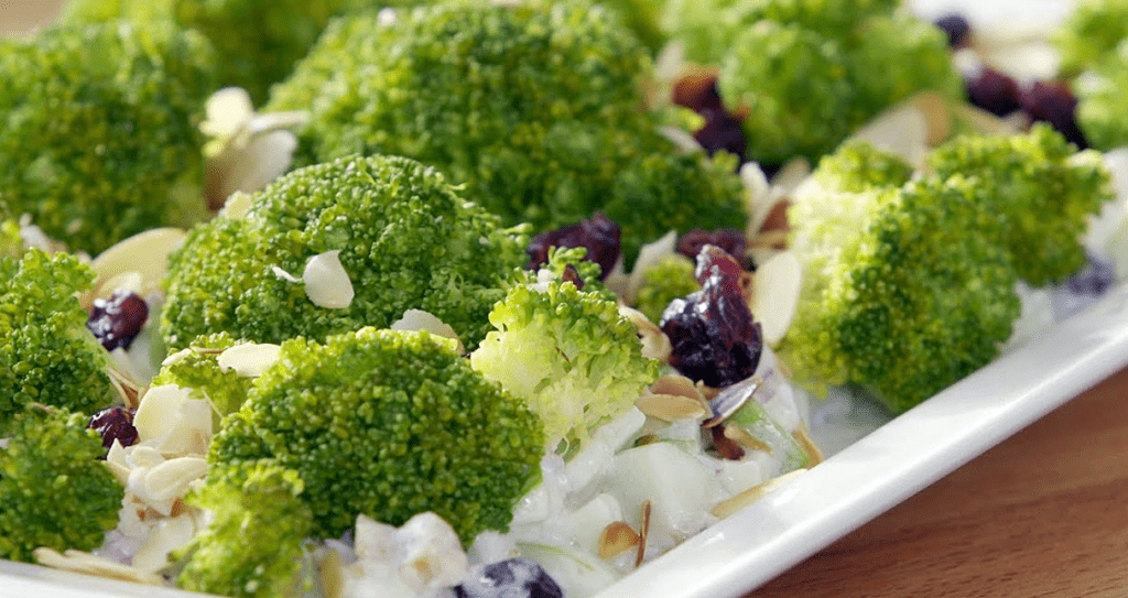 Brokoli salatası tarifi Ardanın mutfağı