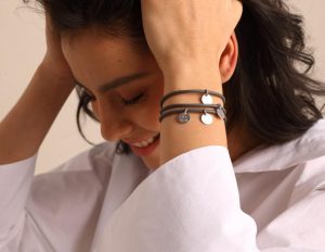 genç kızlar için deri bileklik modeli