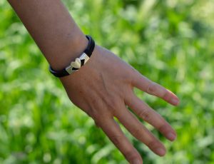 kalpli bileklik deri