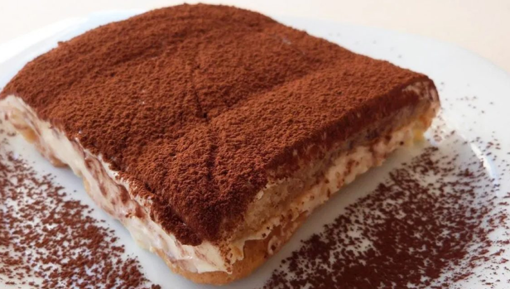 Kedi Dilli Tiramisu Nasıl Yapılır? Tiramisu Tatlısı Tarifi kedi dilli tiramisu yapılışı