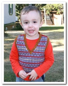 v yakali desenli cocuk suveter orgu 1